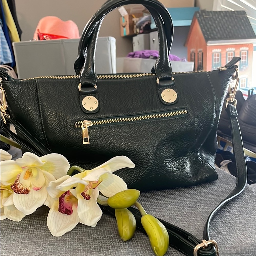 Elegant Hunter Green Pebbled Leather Handbag